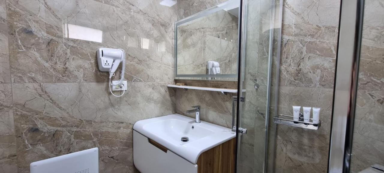 Aaa Apartment Берат Экстерьер фото